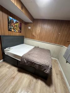 Postel nebo postele na pokoji v ubytování Farhad's B&B