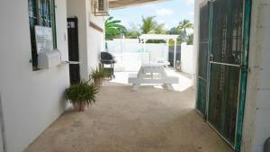 伯利兹城See Belize TRANQUIL SeaView Studio with Balcony, Pool, Deck Kitchenette 2nd FL的相册照片