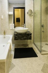 Un baño de Saraya Palace Hotel