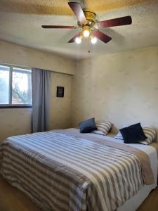 Postel nebo postele na pokoji v ubytování Farhad's B&B