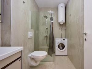 Uma casa de banho em AURA TOWER Apartments by Gaby