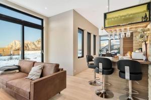 Χώρος καθιστικού στο Nordic Lodge Retreat in Lofoten