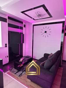 Posezení v ubytování #5 TGHA Luxury One Bedroom Apartment in Athlone