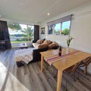 Χώρος καθιστικού στο Beach Front Paradise