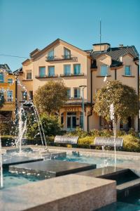 Bazén v ubytování Garni Hotel Andric nebo v jeho okolí