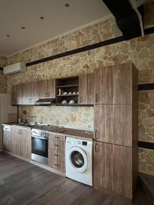 Η κουζίνα ή μικρή κουζίνα στο 3 Hills Luxury Villa