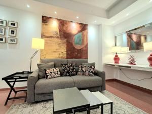A seating area at Old Town, City Center Apartment Premium with PARKING