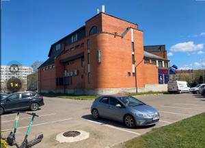 Budova, kde se aparthotel nachází