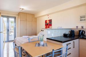 Afbeelding uit fotogalerij van Filiatra Cozy Cental Retreats with Balconies in Filiatra