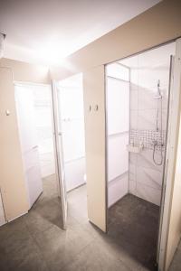 Vonios kambarys apgyvendinimo įstaigoje Hostel K3a
