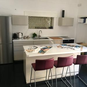 A kitchen or kitchenette at Le Cinque Pietre