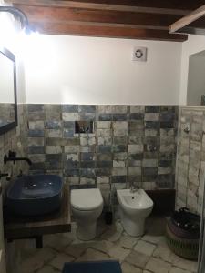 A bathroom at Le Cinque Pietre Még 3 kép