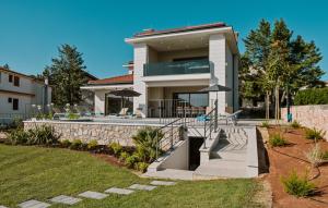 Zahrada ubytování Villa LU 1 island Krk by Villas Guide