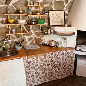 Η κουζίνα ή μικρή κουζίνα στο Estudio limonero en Sant Cebriá de Vallalta 20' playa