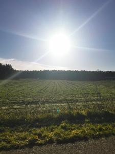 Východ nebo západ slunce při pohledu z prázdninového domu nebo okolí + 9 fotografií