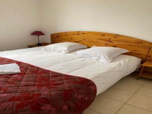 Posteľ alebo postele v izbe v ubytovaní Res Les Sources, Montbrun-les-Bains - Studio 2 pers with terrace or balcony
