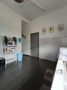 TV a/nebo společenská místnost v ubytování Homestay faleeq
