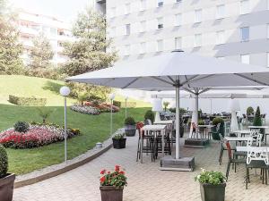Aed väljaspool majutusasutust Novotel Suites Genève Aéroport