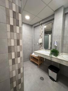 Kúpeľňa v ubytovaní Chinitas Urban Rooms