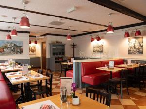 Ein Restaurant oder anderes Speiselokal in der Unterkunft ibis budget Genève Aéroport 
