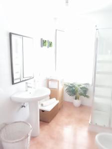 Łazienka w obiekcie CASA AMELIA Apartamento Bajo con terraza y jardín Apartamento 1ªPlanta