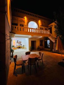 Φωτογραφία από το άλμπουμ του Taştepeler Konak σε Sanlıurfa