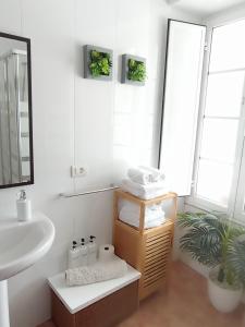 Łazienka w obiekcie CASA AMELIA Apartamento Bajo con terraza y jardín Apartamento 1ªPlanta