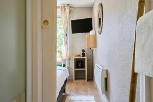 Μια τηλεόραση ή/και κέντρο ψυχαγωγίας στο Charming studio, Vauban La Catho, Lille