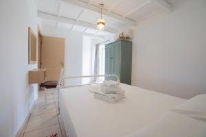 Postel nebo postele na pokoji v ubytování Eleon Luxury Villa