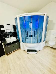 Φωτογραφία από το άλμπουμ του Spacious budget room with Private bathroom σε Heers