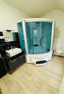 Ένα μπάνιο στο Spacious budget room with Private bathroom