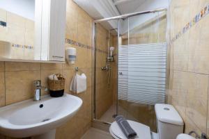 Koupelna v ubytování Eleon Luxury Villa + 34 fotografií
