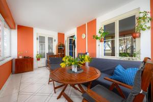 Χώρος καθιστικού στο Apartment VALDEPIAN 3BR with Balcony with Sea View