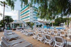 Bazén v ubytování Bamblue Boutique Apartments nebo v jeho okolí