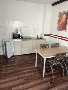Kuchyň nebo kuchyňský kout v ubytování Hotel Link + 37 fotografií