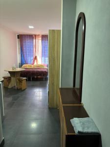 Postel nebo postele na pokoji v ubytování Квартира біля річки в центрі