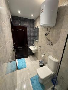 Ένα μπάνιο στο Unique Pyramids Inn