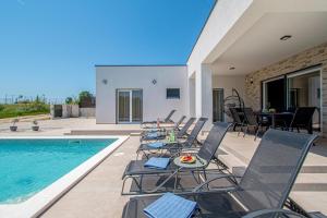 Πισίνα στο ή κοντά στο Villa Leny