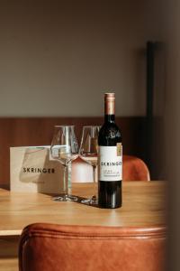 Weingut & Winzerhäuser Skringer italokat is kínál