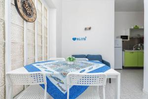 Η κουζίνα ή μικρή κουζίνα στο BLife Riamya private rooms