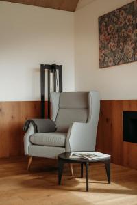 A seating area at Weingut & Winzerhäuser Skringer