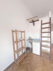 Kuchyňa alebo kuchynka v ubytovaní Artist Guest House