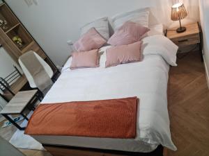 Ένα ή περισσότερα κρεβάτια σε δωμάτιο στο Platinum cottage