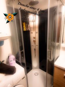 Ένα μπάνιο στο Platinum cottage