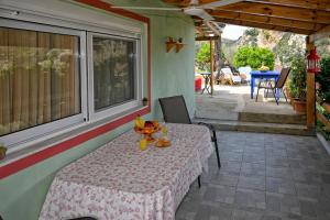 Patio nebo venkovní prostory v ubytování Mountain Window Palaiokastro