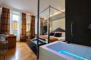 Posteľ alebo postele v izbe v ubytovaní Torre Argentina Relais - Residenze di Charme