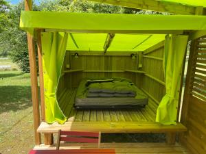 Fotografie z fotogalerie ubytování Camping le Convivial Cop'Camp 2 personnes v destinaci Saint-Martial-de-Nabirat