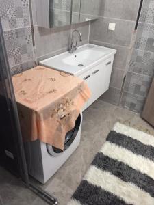Ένα μπάνιο στο Luxurious Triplex Summer House - Brand New in Beautiful Dikili +14 φωτογραφίες