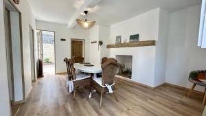 Χώρος καθιστικού στο La Petite Maison – Charme & confort à deux pas de la mer