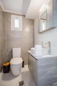 Ένα μπάνιο στο DimArist Residence +36 φωτογραφίες